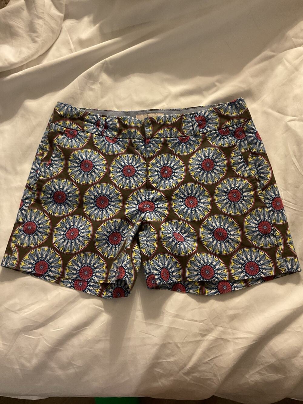 Banana Republic women’s Chino Shorts Multicolor Geometric Print Regular Fit